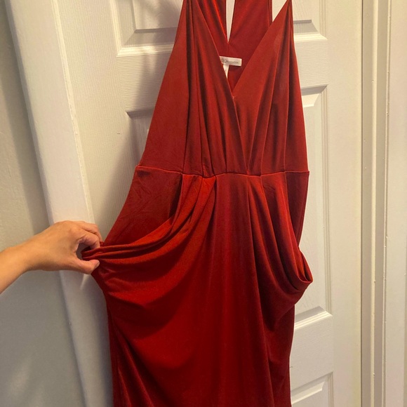 BCBG dress with a great fit for a date or early evening event! - Picture 1 of 2